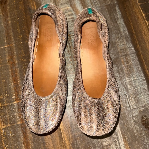 Stylish Lovestruck Tieks Women's Ballet Flats - Picture 1 of 3